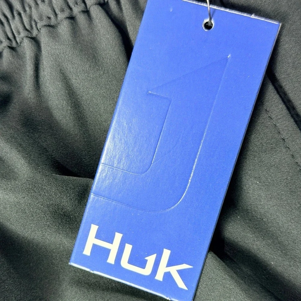 Huk Pursuit Volley Youth Medium Black Fishing Swim Shorts Boardshorts NWT